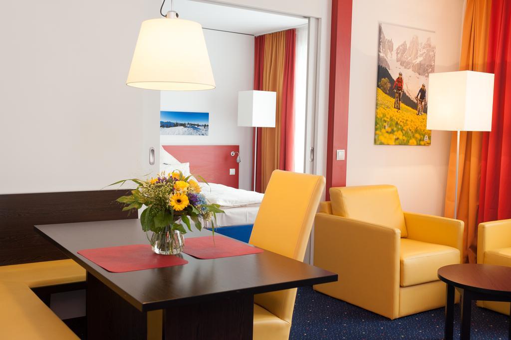 Stay2Munich Hotel & Serviced Apartments Brunnthal Luaran gambar